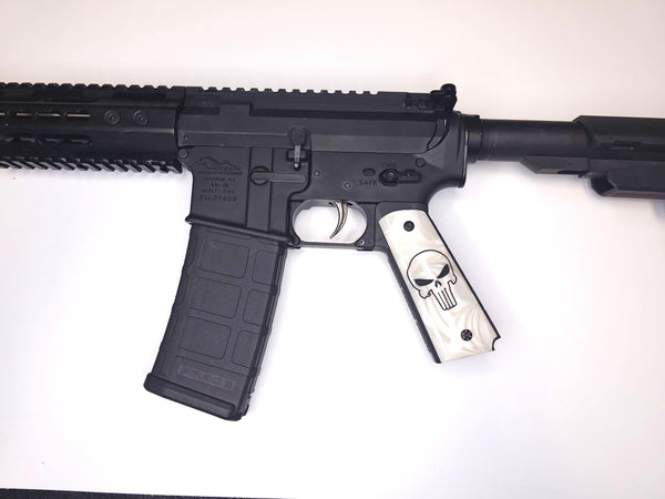 AR-15 1911 Grip Adapter